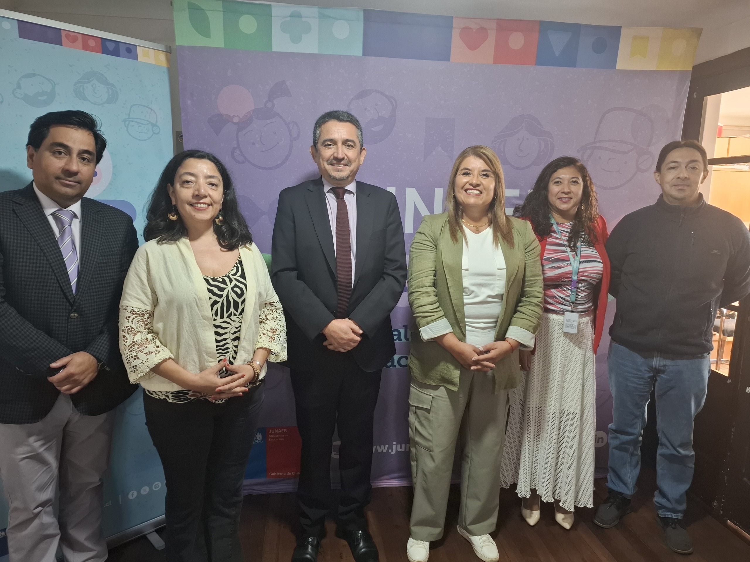 Slep Valle Diguillín y Junaeb comprometen trabajo coordinado