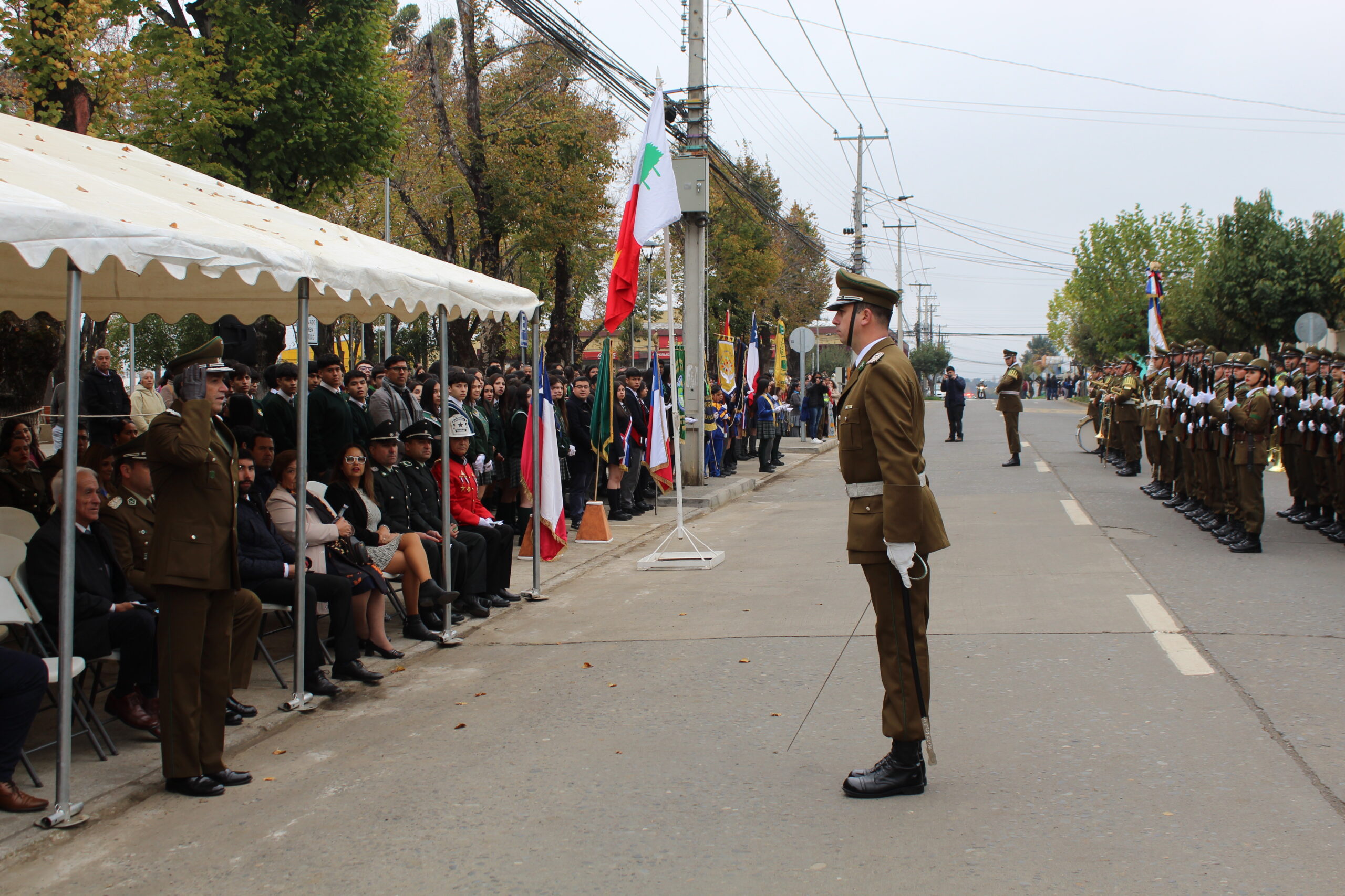 Escuela Fernando Baquedano y comunidad escolar de Yungay rindieron homenaje a Carabineros