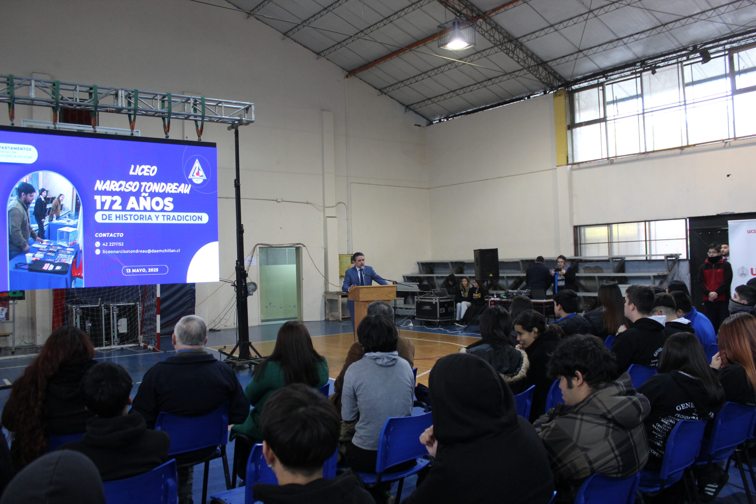 Feria Vocacional en el Liceo Narciso Tondreau