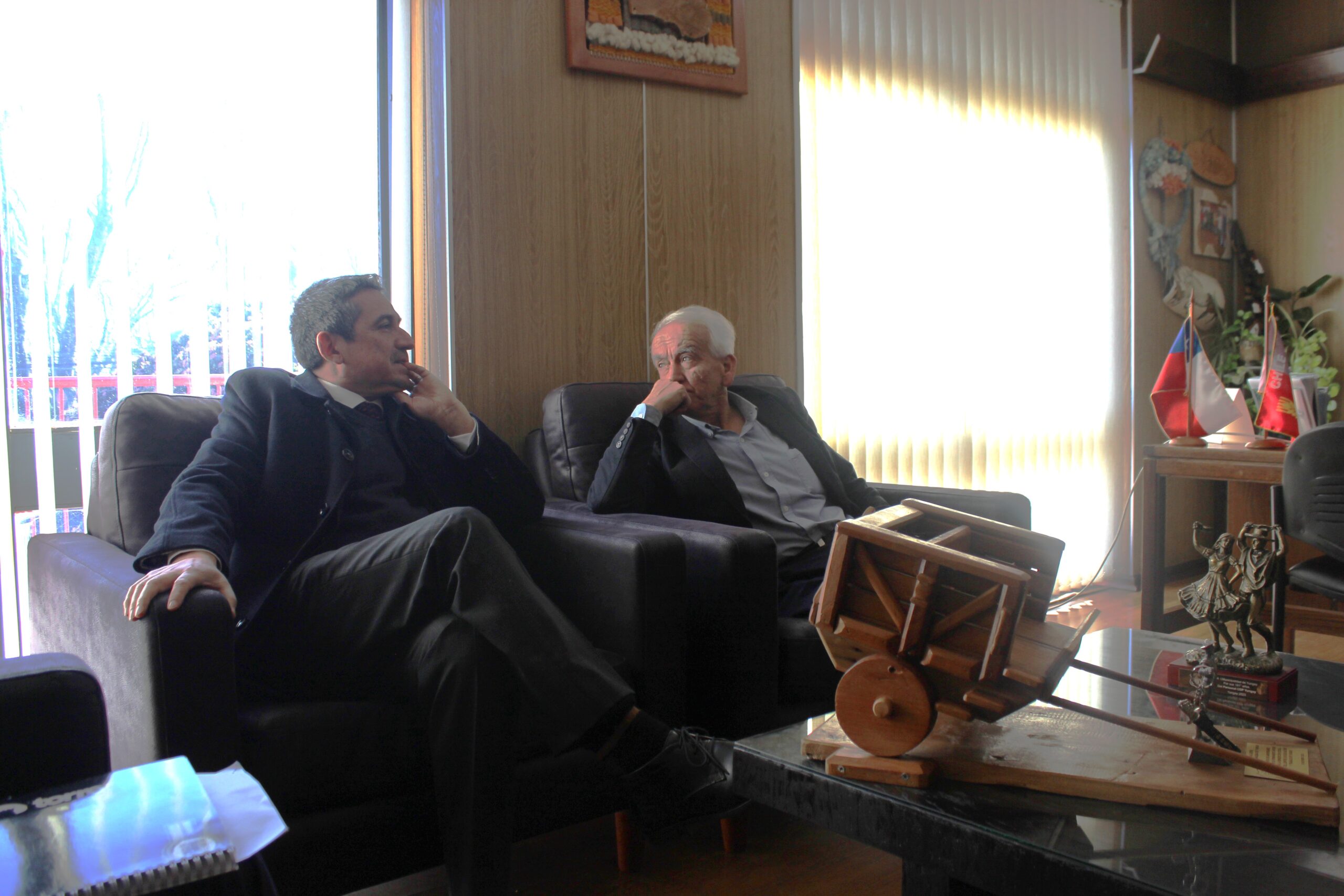 SLEP y municipio de Yungay analizan traspaso de los bienes y posibles convenios de colaboración