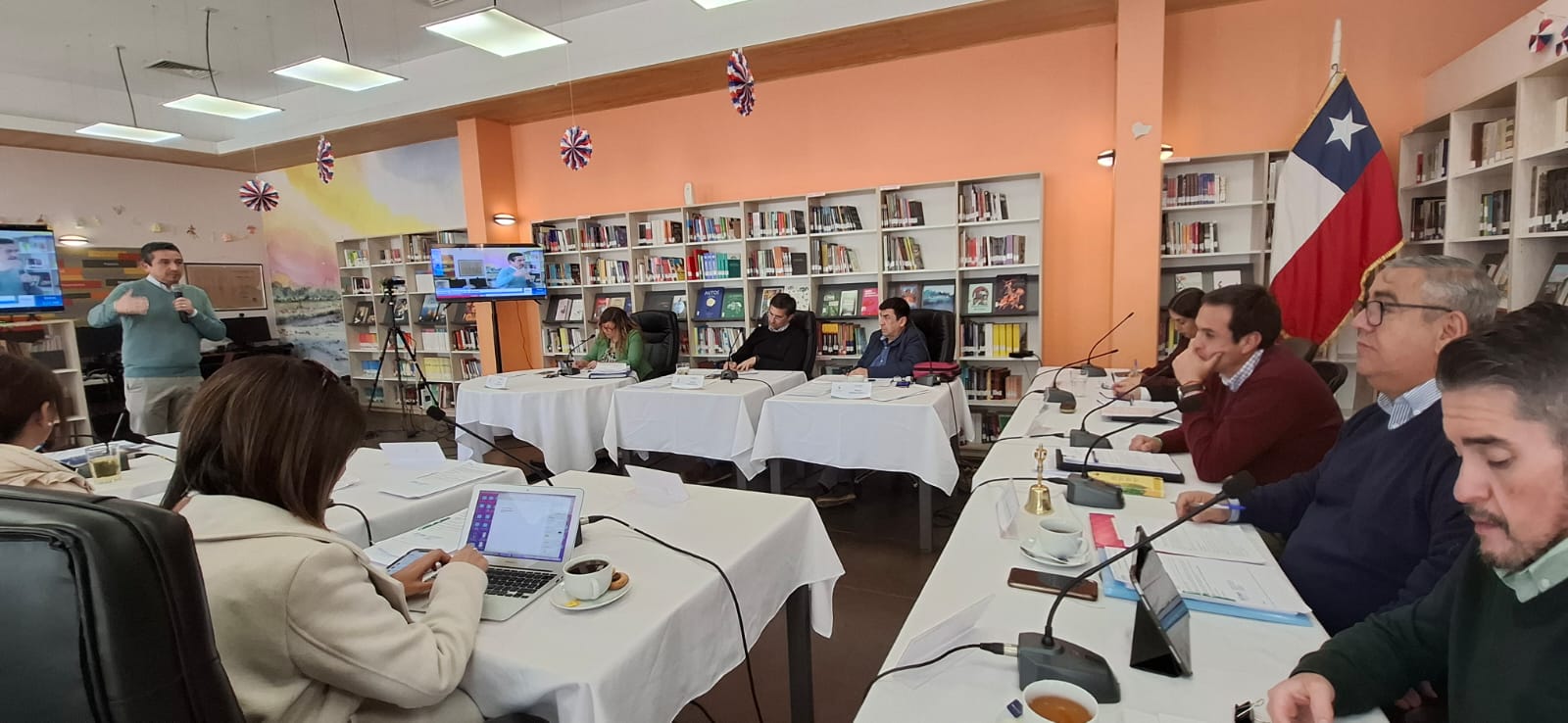 Bulnes ratificó colaboración para el traspaso de la educación pública