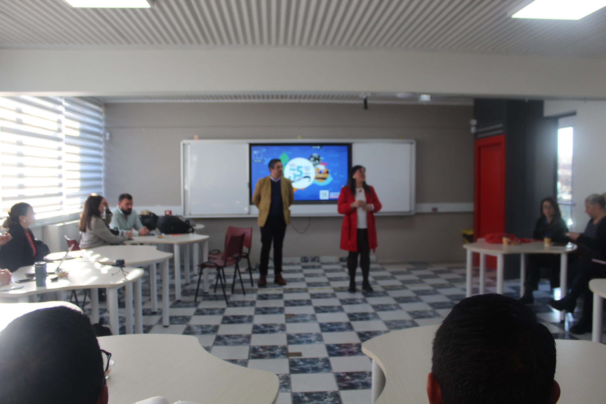 Equipos técnicos del SLEP y de la JUNJI participaron en jornada de trabajo
