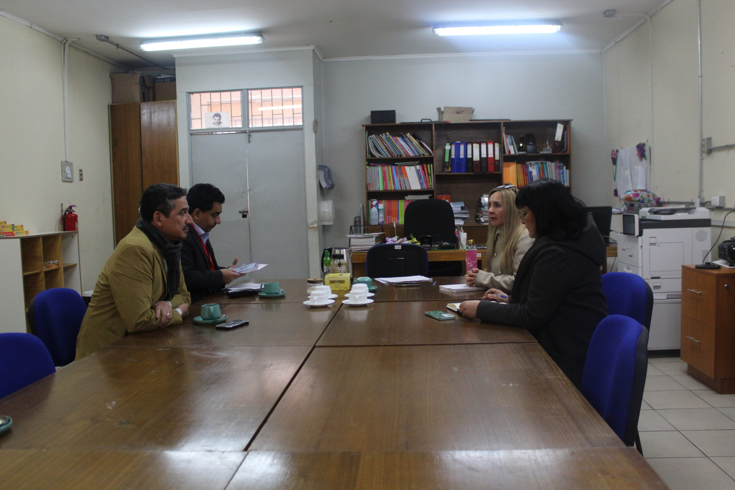 Director ejecutivo del SLEP Valle Diguillín visitó la Escuela Ramón Vinay