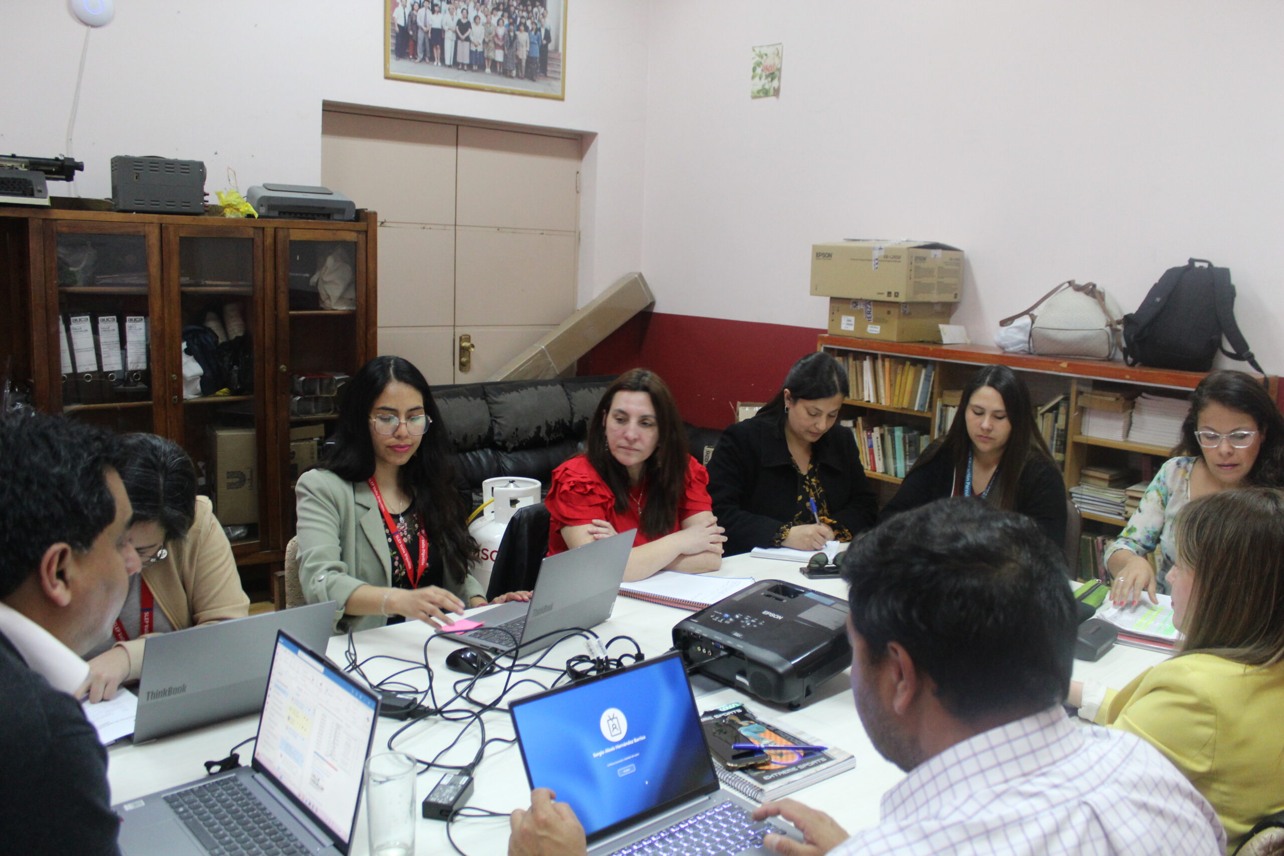 Avanza proceso administrativo de traspaso de establecimientos