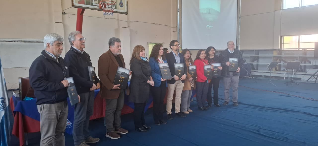 Fue presentado el Libro de Oro del Liceo Narciso Tondreau de Chillán