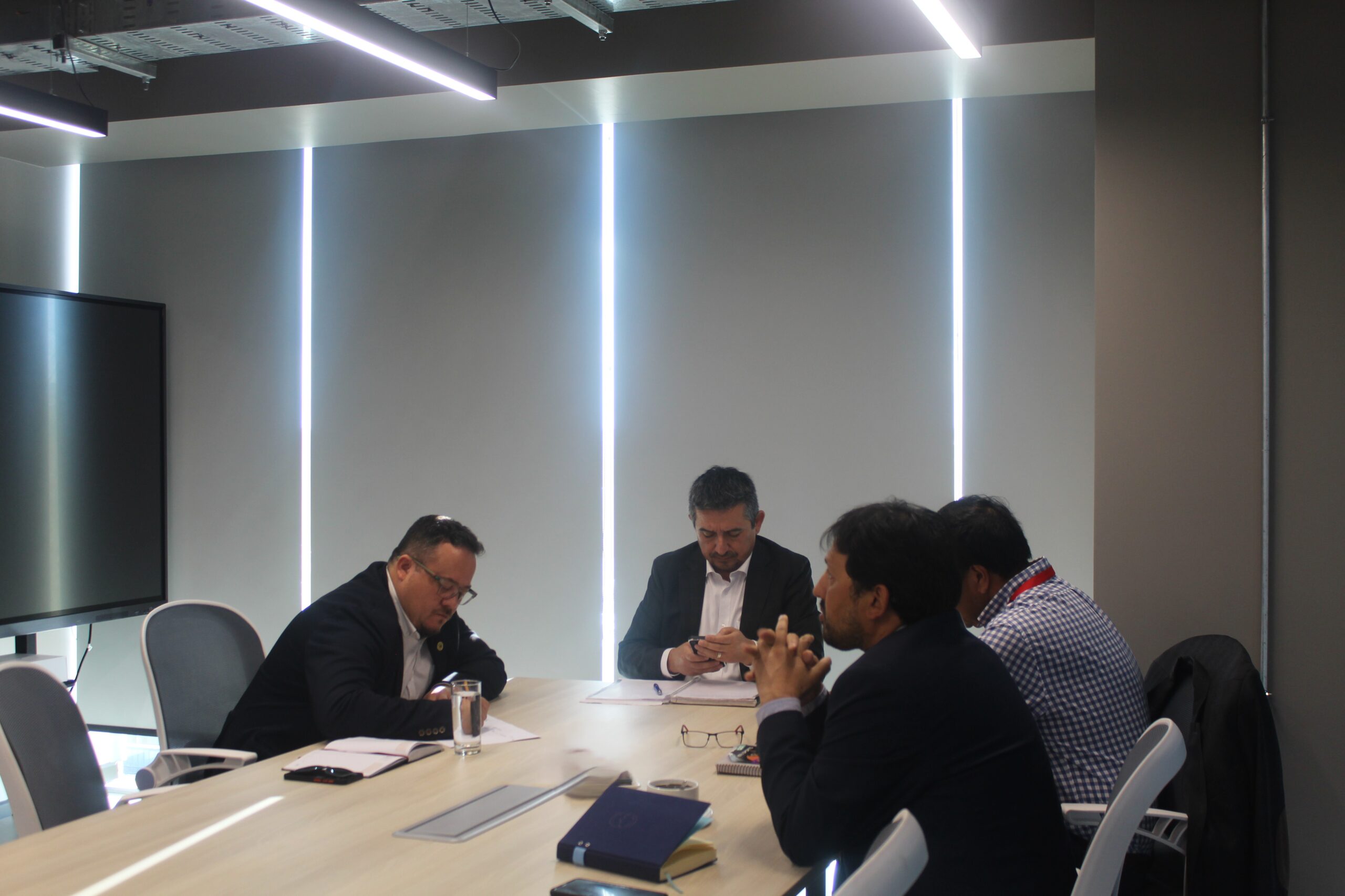 Director del SLEP revisión con Seremi de Educación últimos procesos para ser sostenedor
