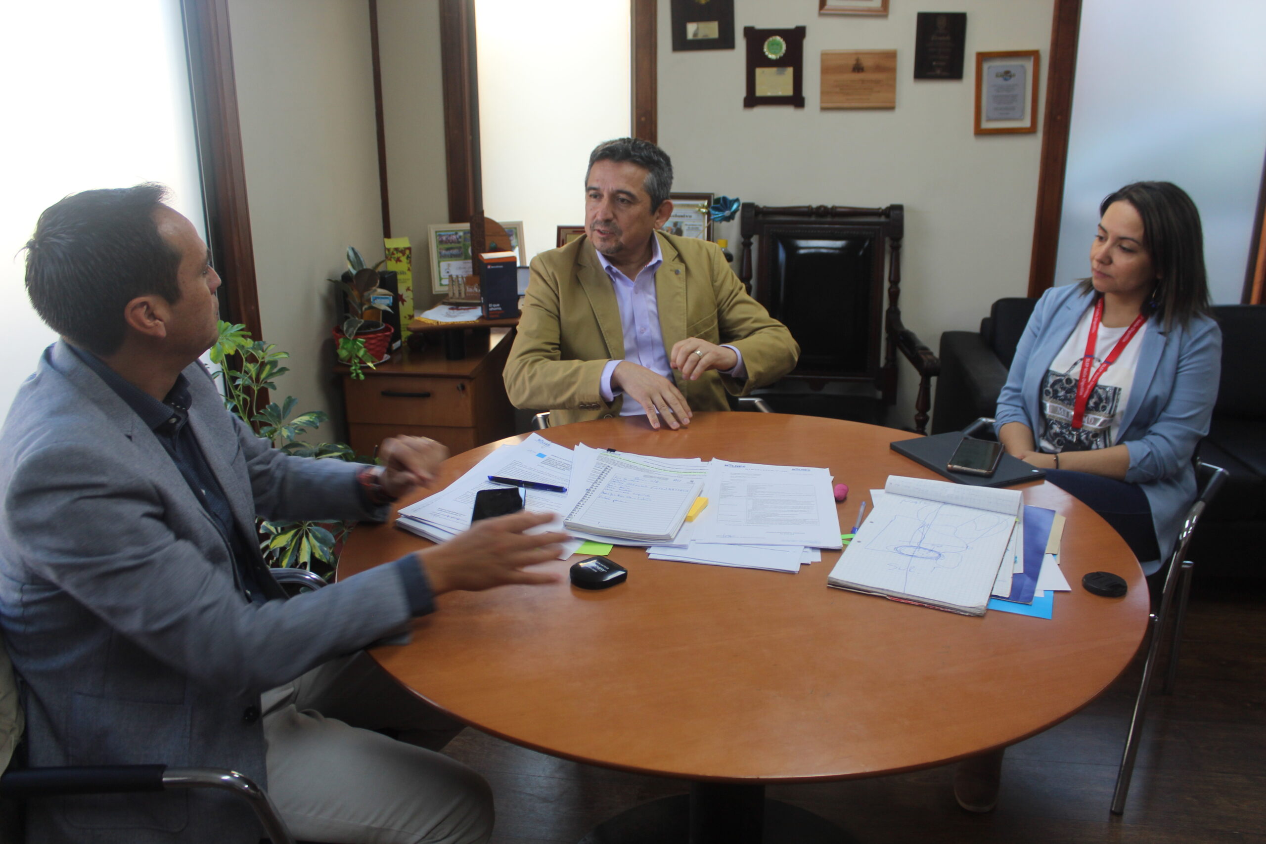 Reunión de trabajo y coordinación con el alcalde de la comuna de Bulnes