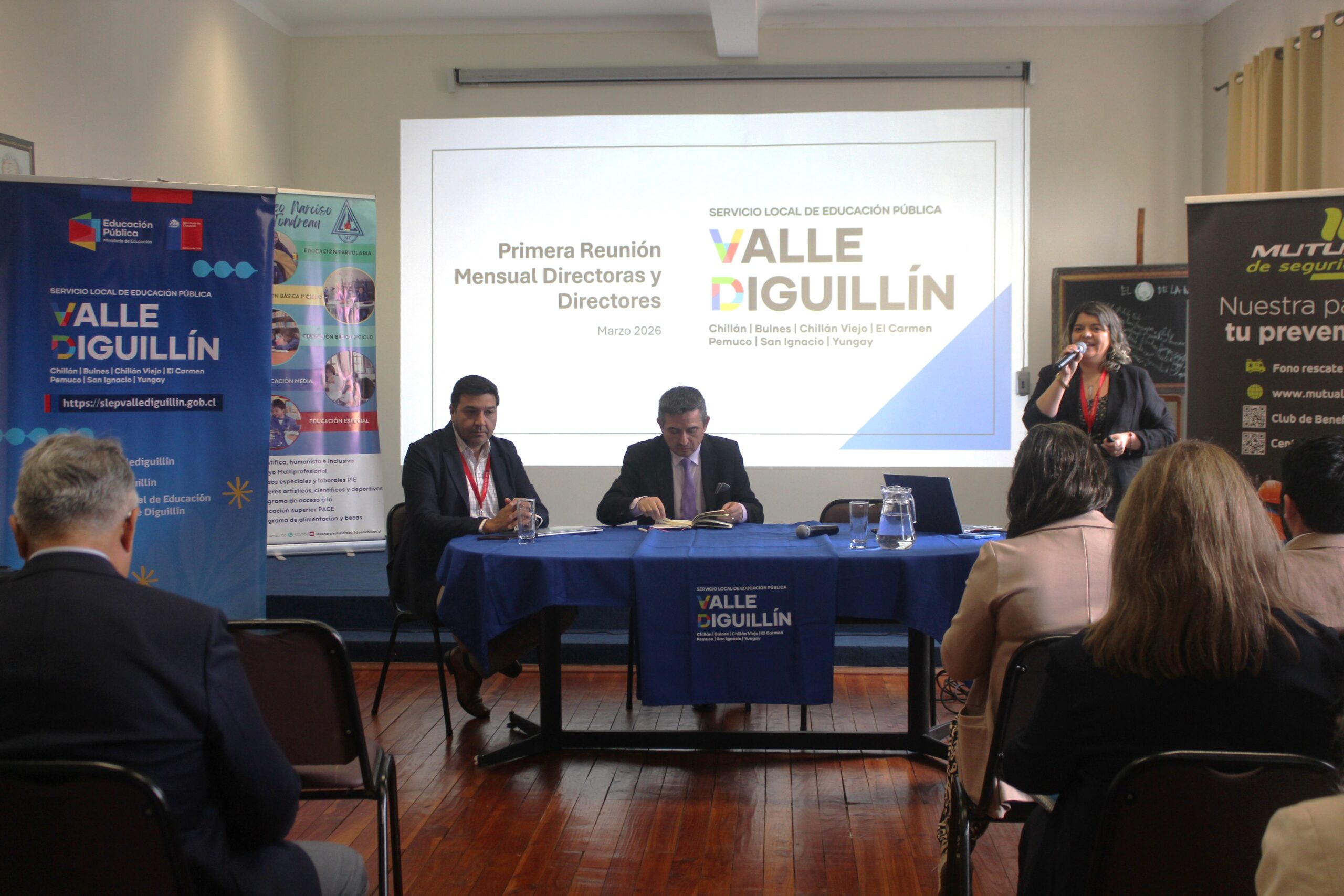 Directores y directoras de Chillán y Chillán Viejo tuvieron su primera reunión mensual