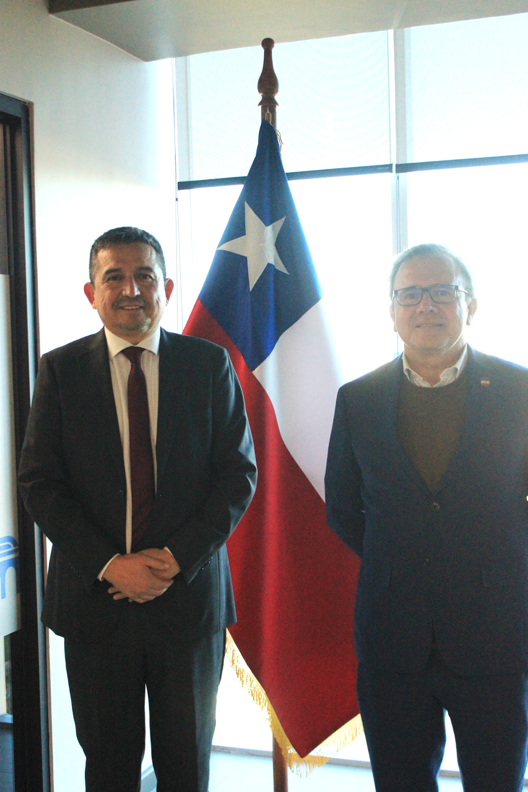 Director ejecutivo sostuvo reunión con presidente de la Comisión de Educación del Senado