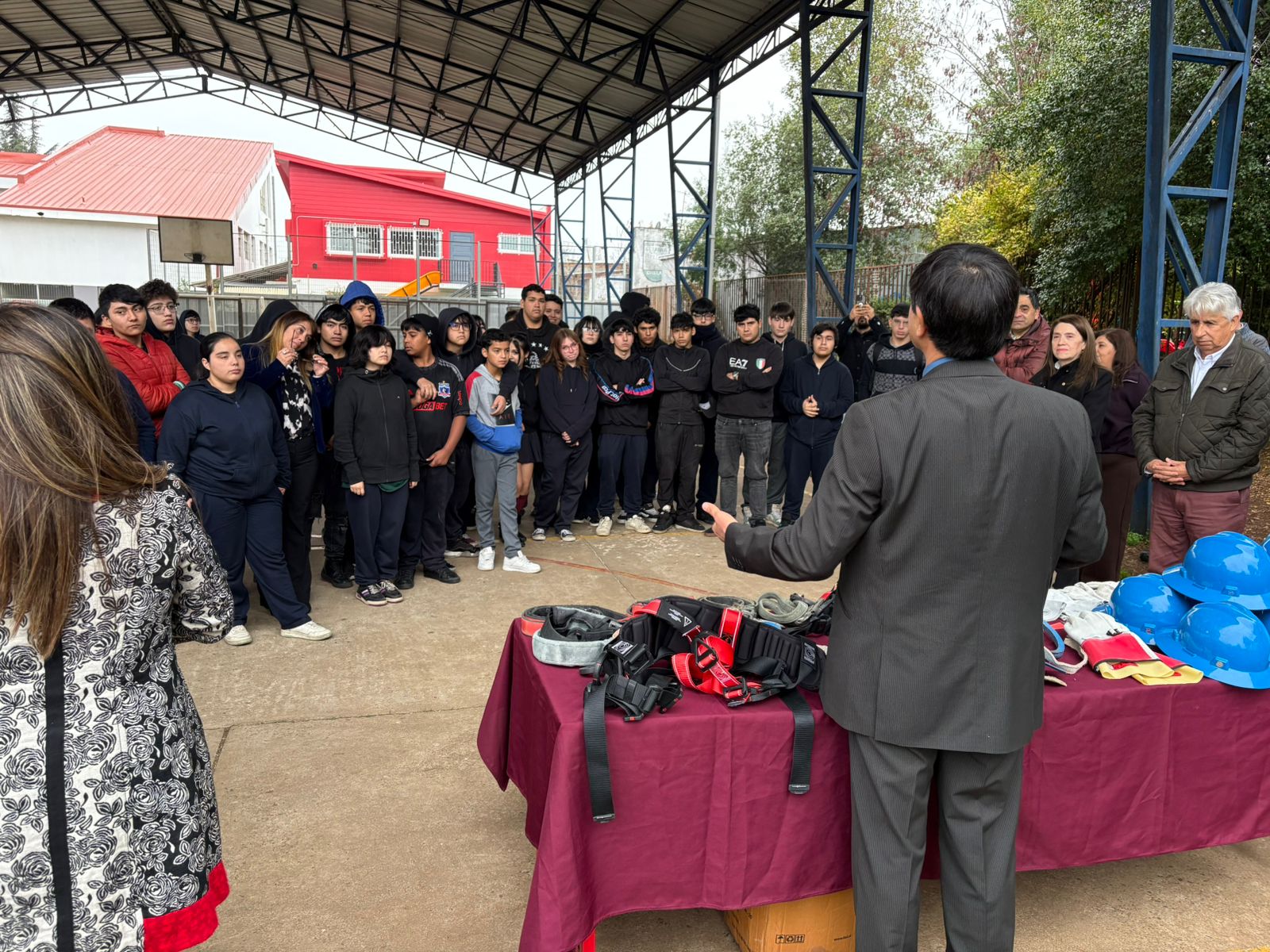 Liceo Politécnico Marta Colvin implementó Patio de Maniobras Eléctricas