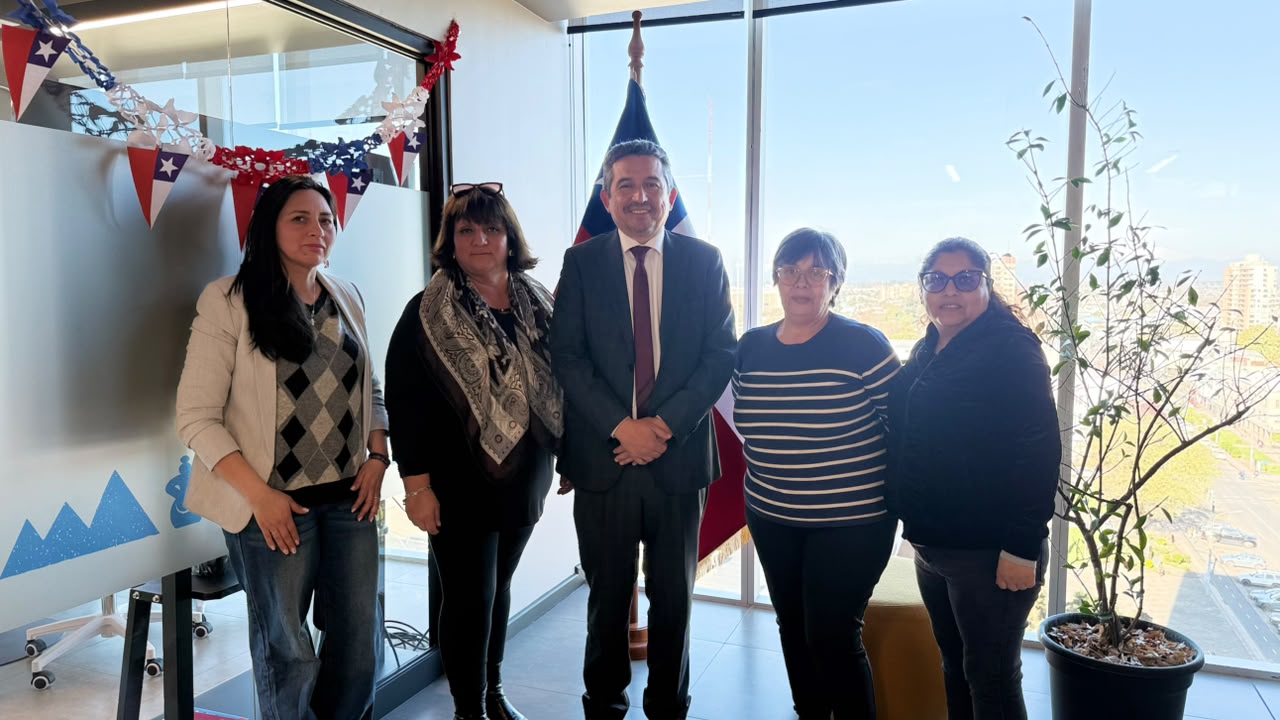 Director ejecutivo sostuvo reunión con directiva de apoderados de Chillán