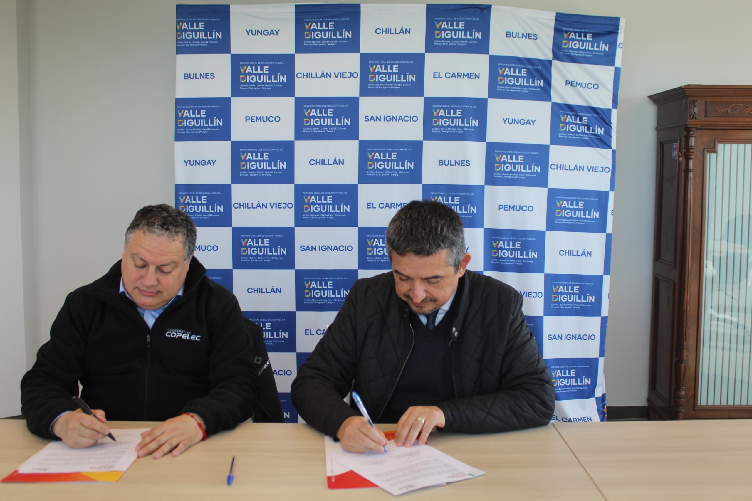 Estudiantes del SLEP Valle Diguillín podrán realizar prácticas profesionales en COPELEC