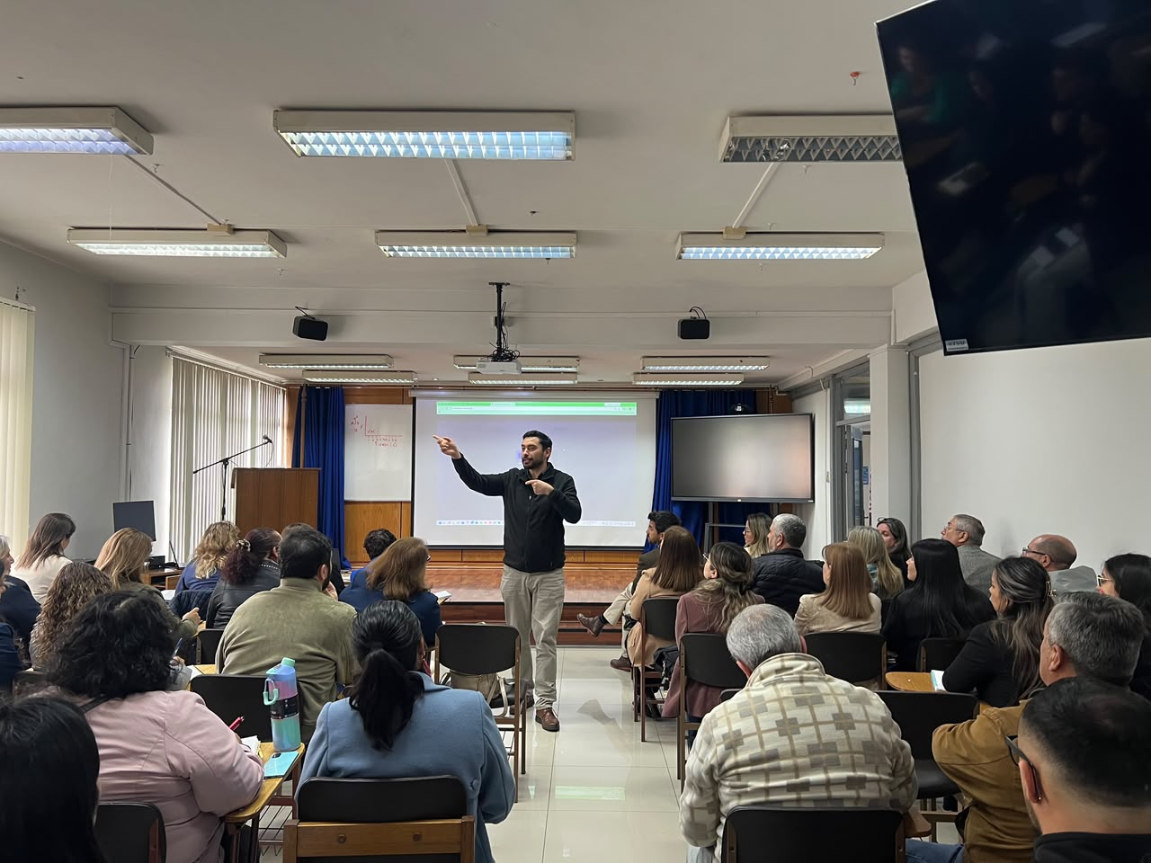 SLEP Valle Diguillín y UBB impulsan el uso de datos para fortalecer la gestión educativa