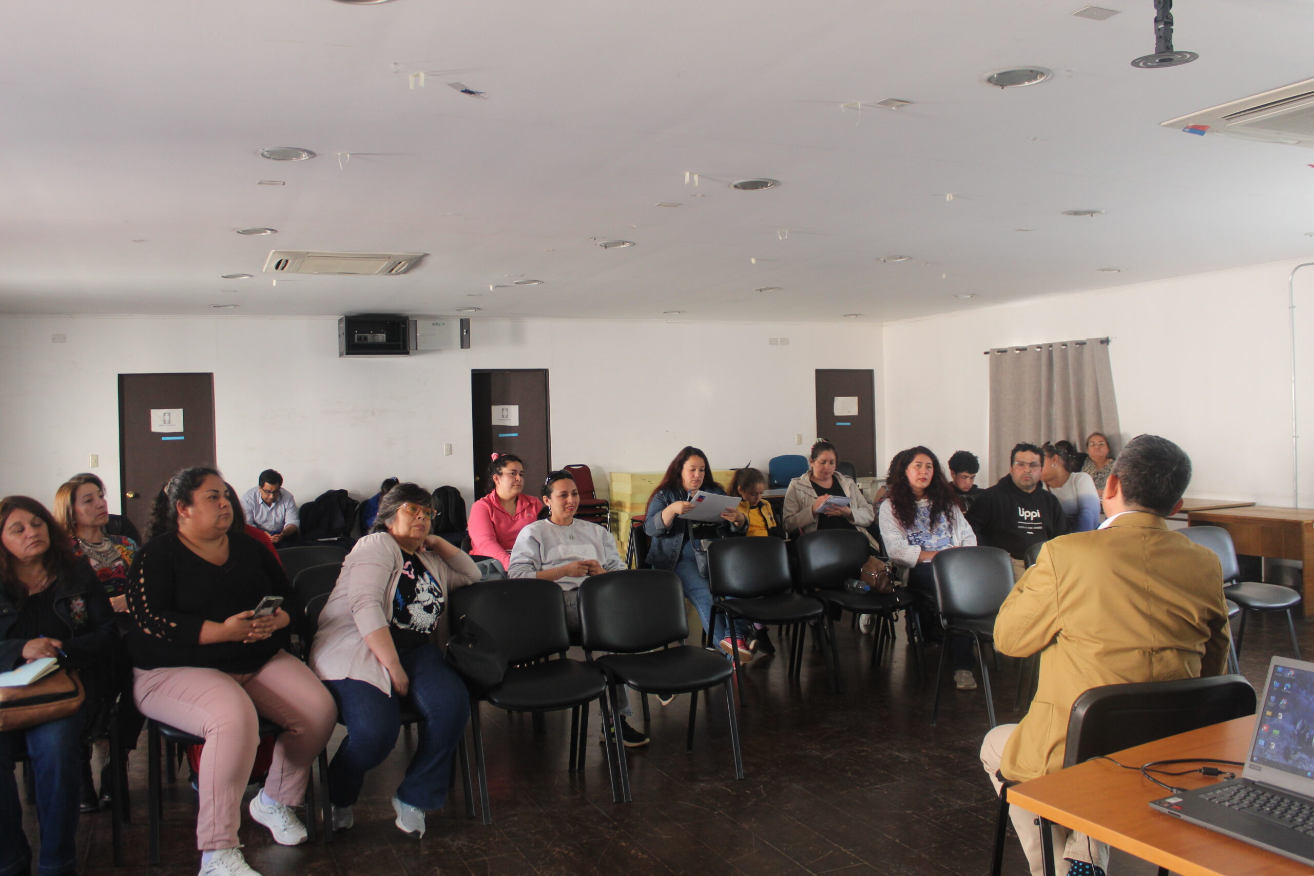 Reunión con directivas de centros de padres, madres y apoderados de Chillán