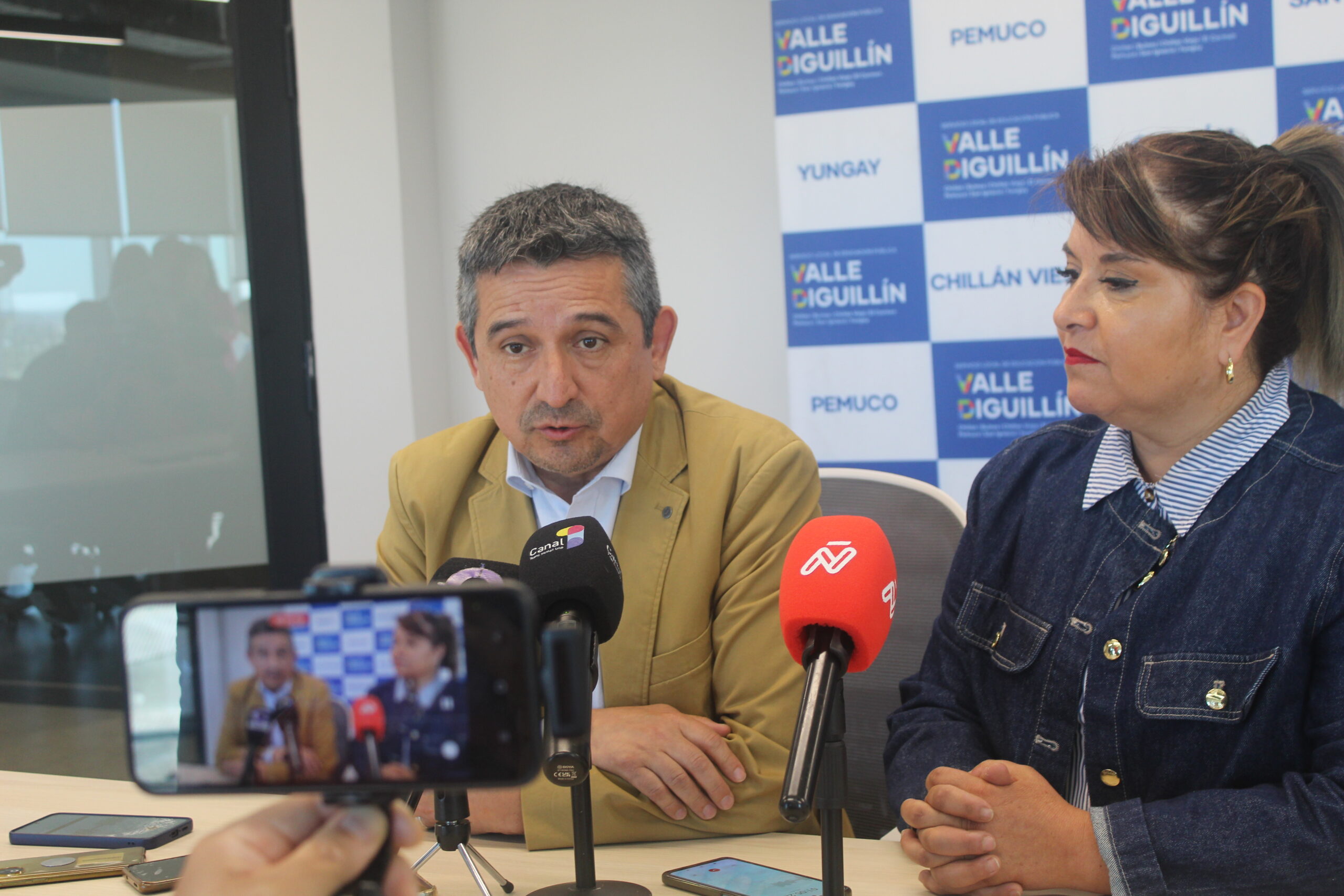 SLEP y JUNAEB coordinan trabajo para dar continuidad a programas de apoyo comunidades escolares