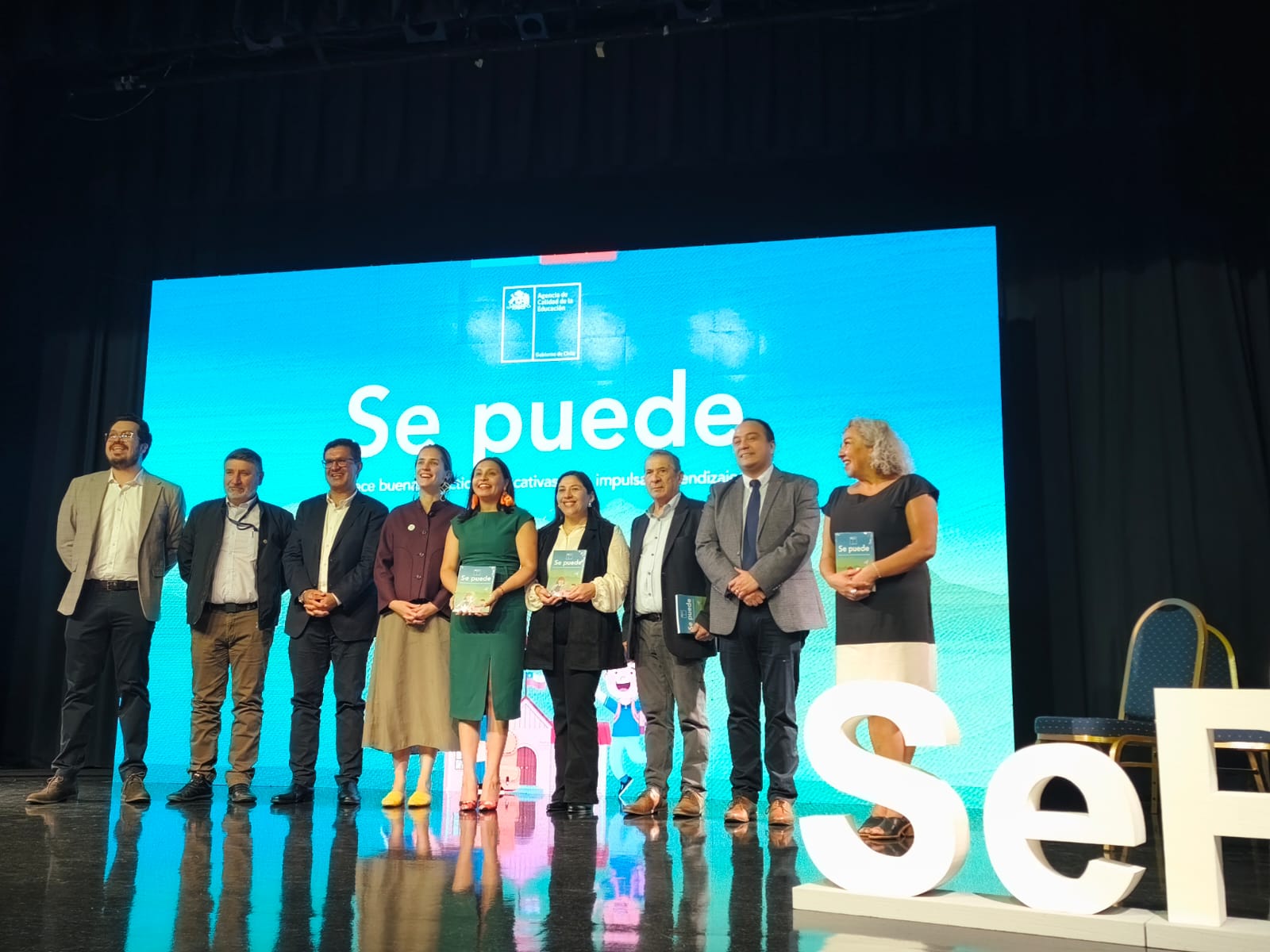 Escuela Juan Madrid Azolas es parte del libro “Se Puede”