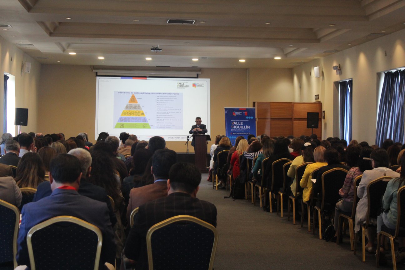 SLEP Valle Diguillín realizó Conferencia de Directores y Directoras