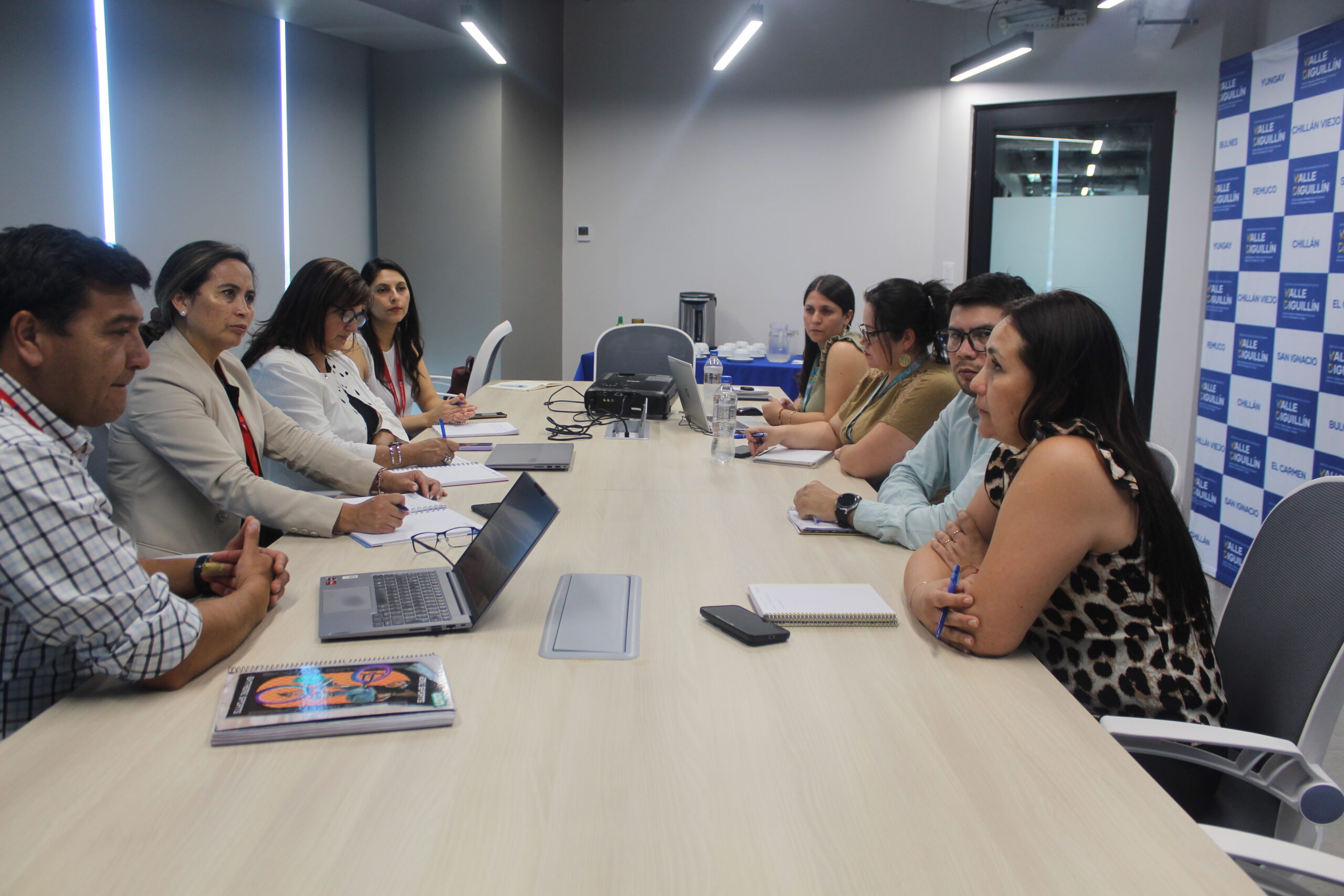 Equipos técnicos del SLEP y la JUNAEB coordinan trabajo para 2026