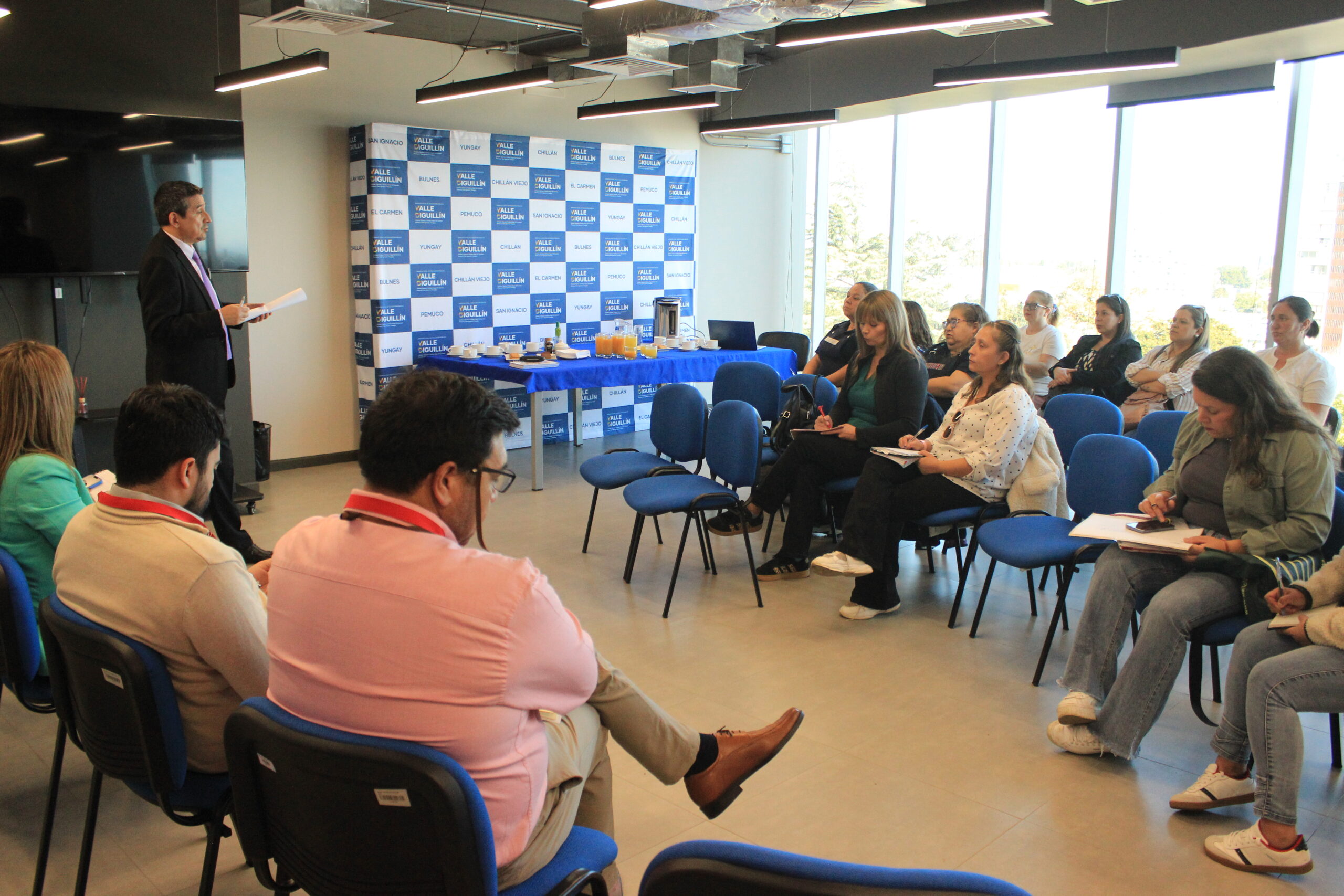 Reunión con dirigentas de gremios de jardines infantiles