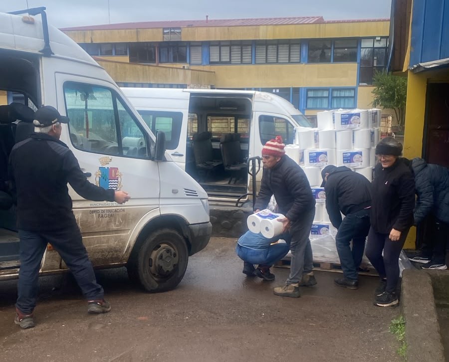 Servicio Local de Educación Pública Valle Diguillín distribuye materiales de aseo en establecimientos educacionales